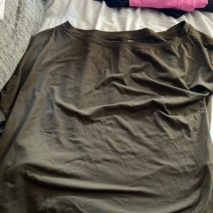 Batwing sleeve solid tee army green Large 8-10